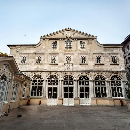 Educa Suites Balat 3*