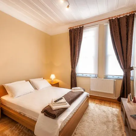 Educa Suites Balat Apart-hotel