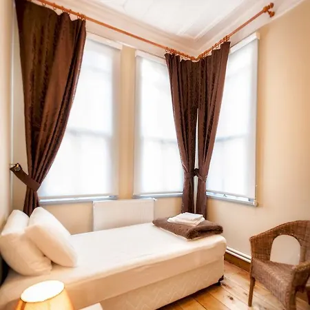 Educa Suites Balat